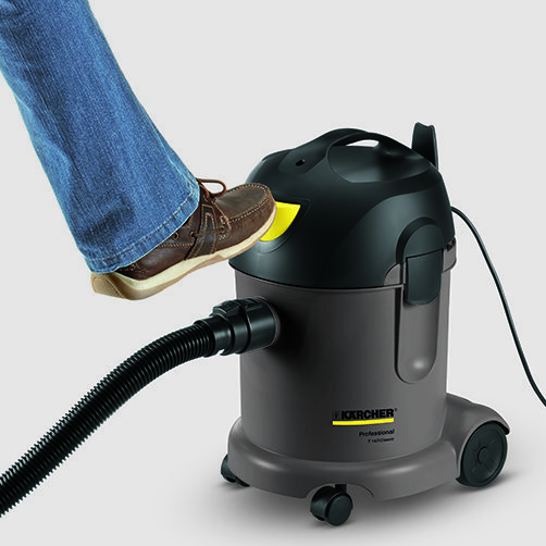 Dry vacuum cleaner T 14/1 Classic: Convenient foot switch