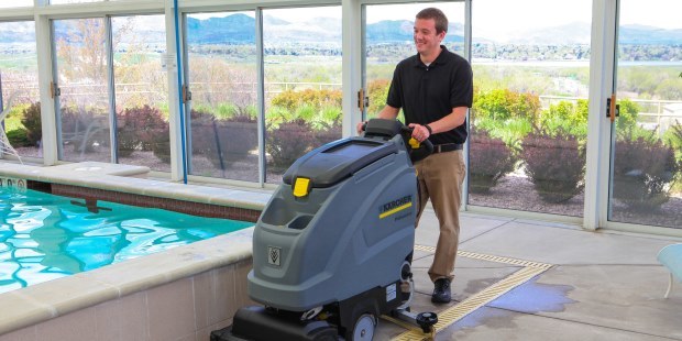 Pool cleaning with a Karcher scrubber