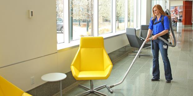 Vacuum offices with Karcher BV 11/1 back pack vacuum