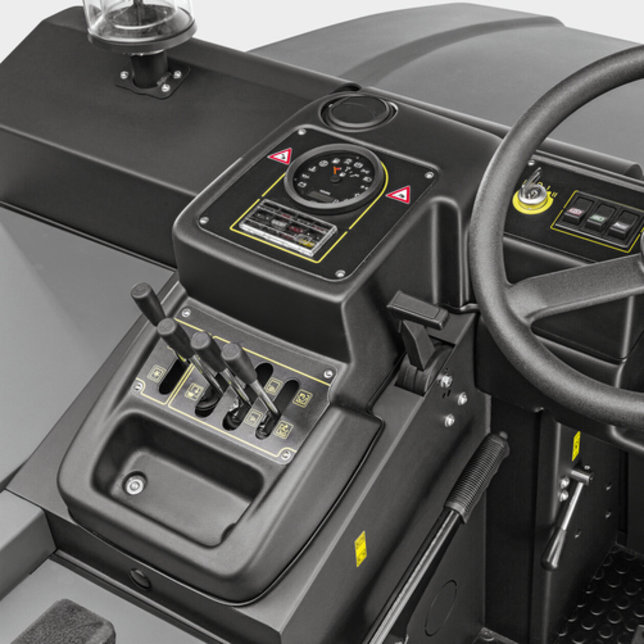 Masina de maturat - aspirat KM 150/500 R Lpg: Versiune clasică cu unitate diesel