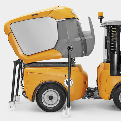 City sweeper MC 130: Quick-change system for implements