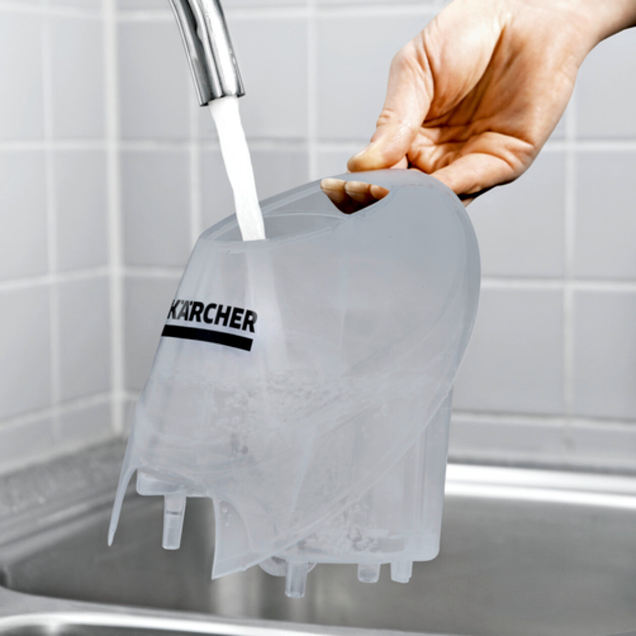 Parní čistič SC 4 EasyFix: Permanentní doplňování vody v nádrži
