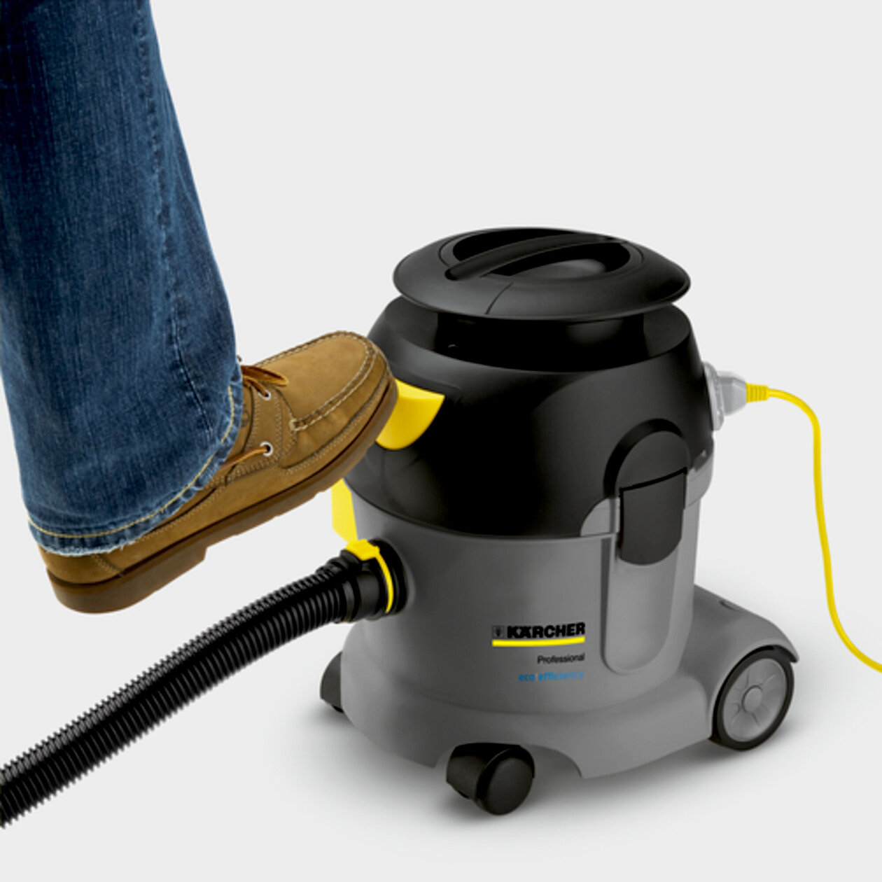 Dry vacuum cleaner T 10/1 eco!efficiency: Operation using foot switch