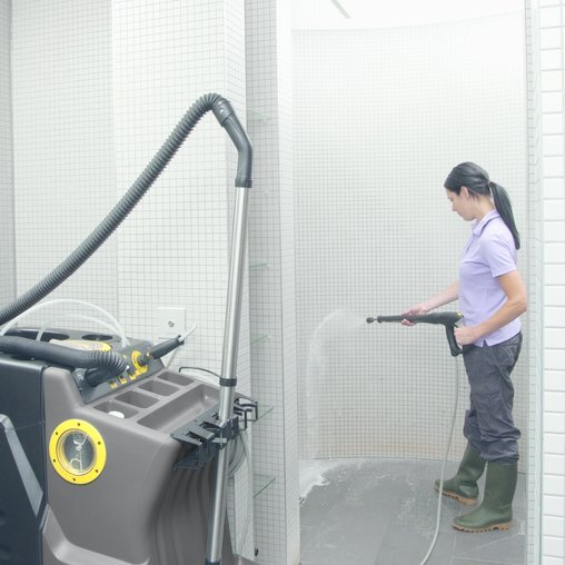 High pressure washer AP 100/50 M : Cleaning with high pressure