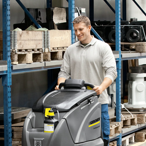 Scrubber Dryer B 80 W: The brush head and squeegee are automatically adjusted