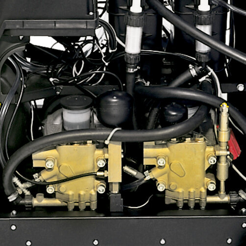 Urządzenie wysokociśnieniowe HDS 2000 Super: Dwa silniki