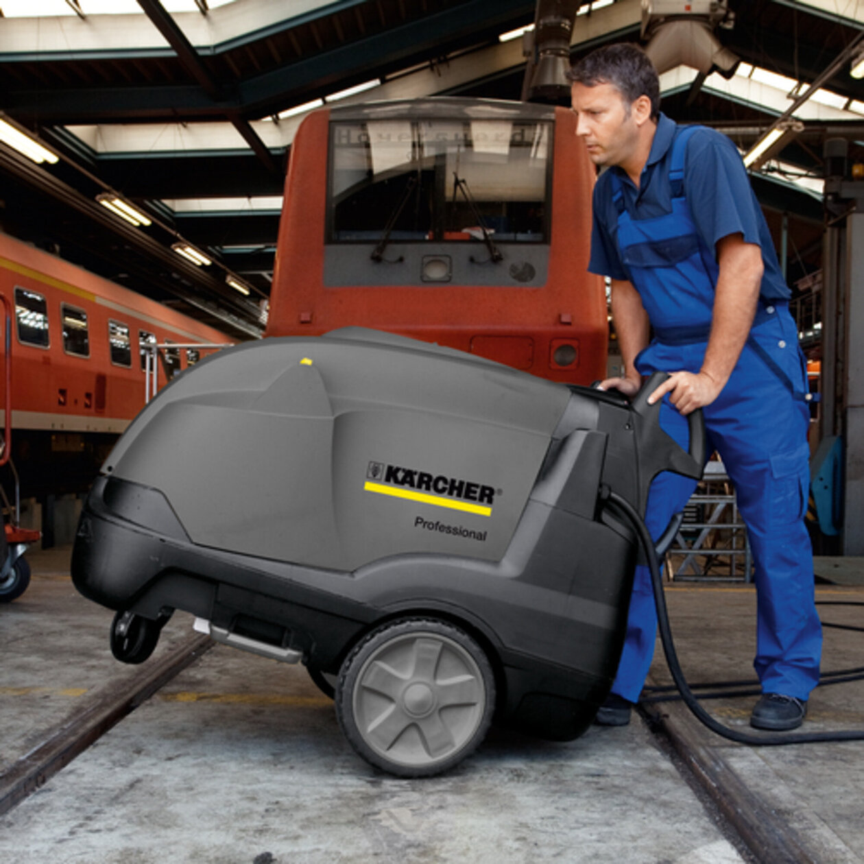 High pressure washer HDS 1.7/12 U Ed: Innovative upright design