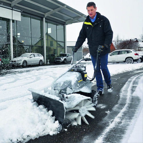 Sweeper KM 80 W G: Snow blade for use with deeper snow
