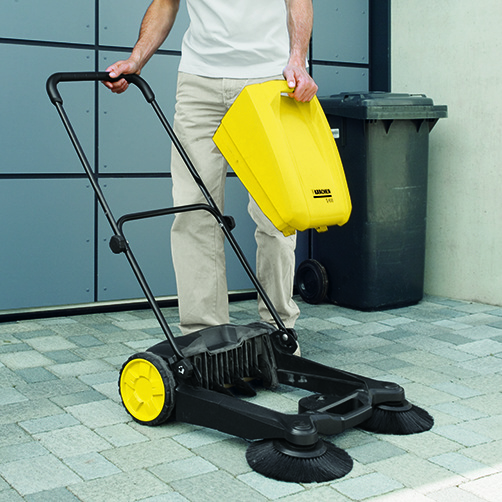 Push sweeper S 650: No contact with dirt.