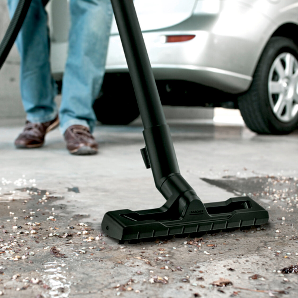 Multi-purpose vacuum cleaner WD 3: Optimally developed: Floor nozzle and suction hose