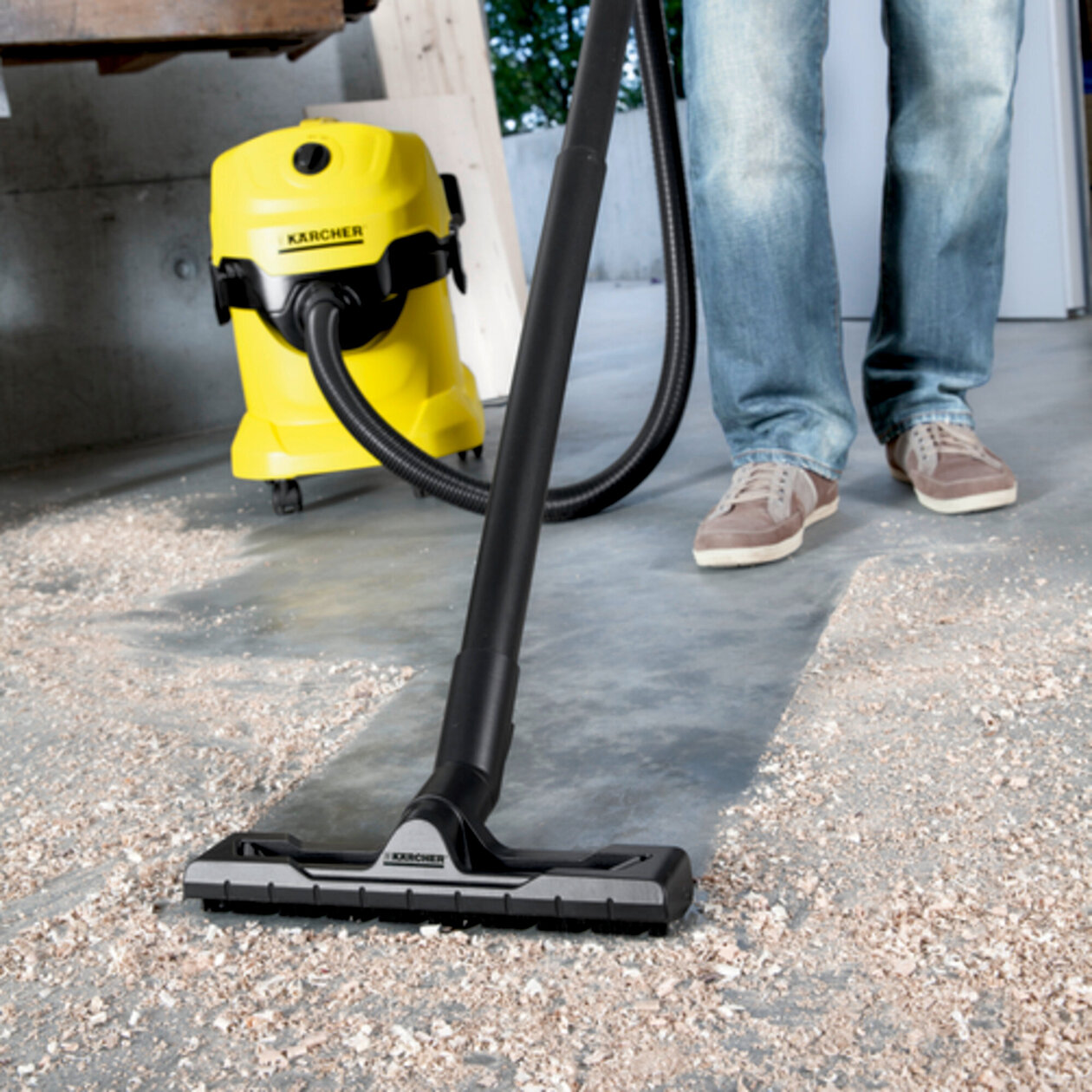 Wet and Dry Vacuum Cleaner WD 4: Newly developed floor nozzle and suction hose