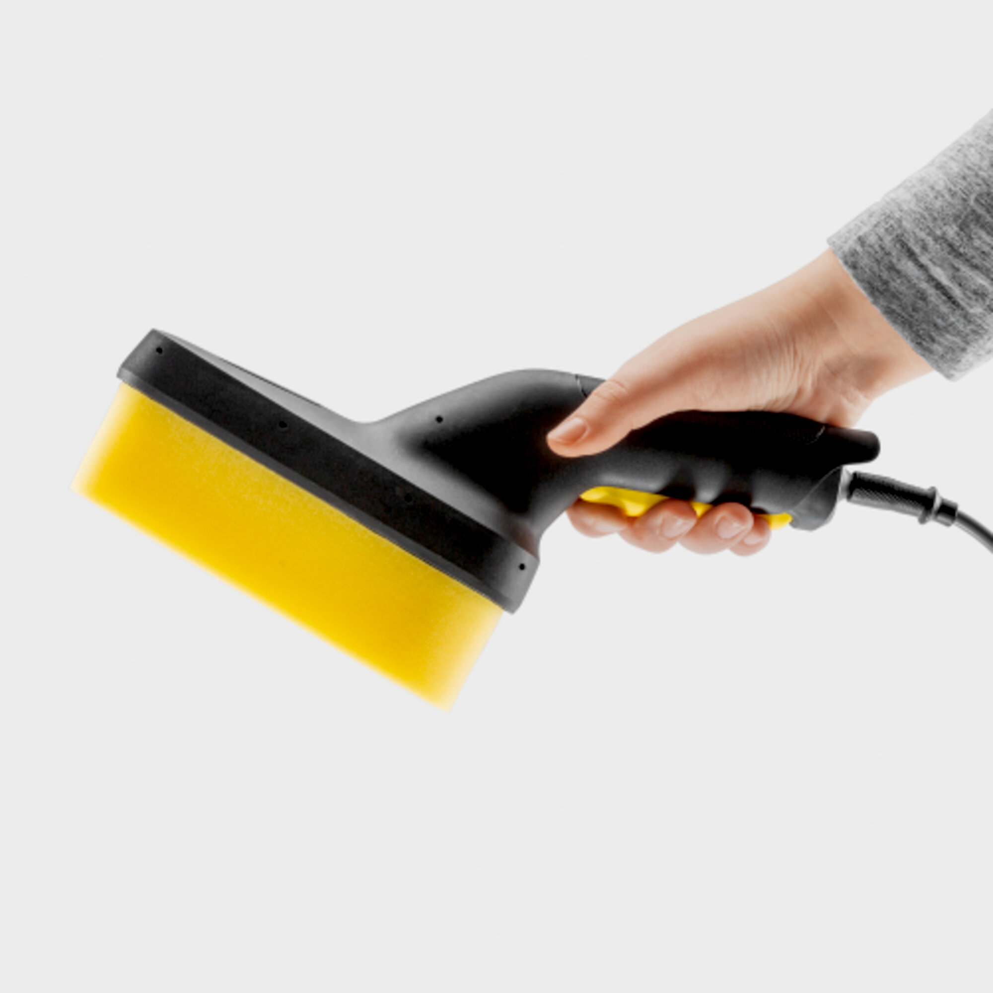 Sponge: Ergonomic shape with anti-slip profile