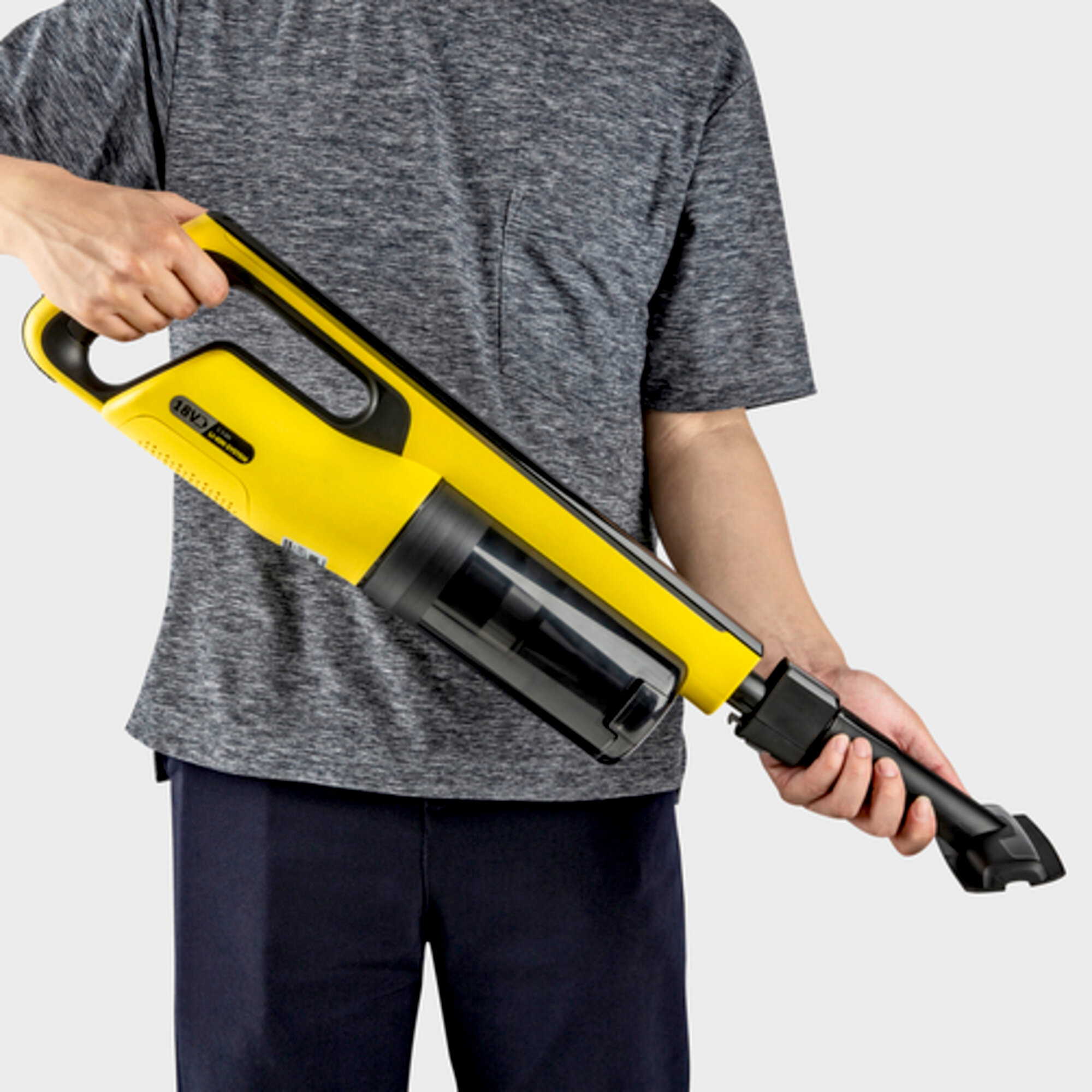 Aspirator vertical VC 4s Cordless: Incredibil de versatil