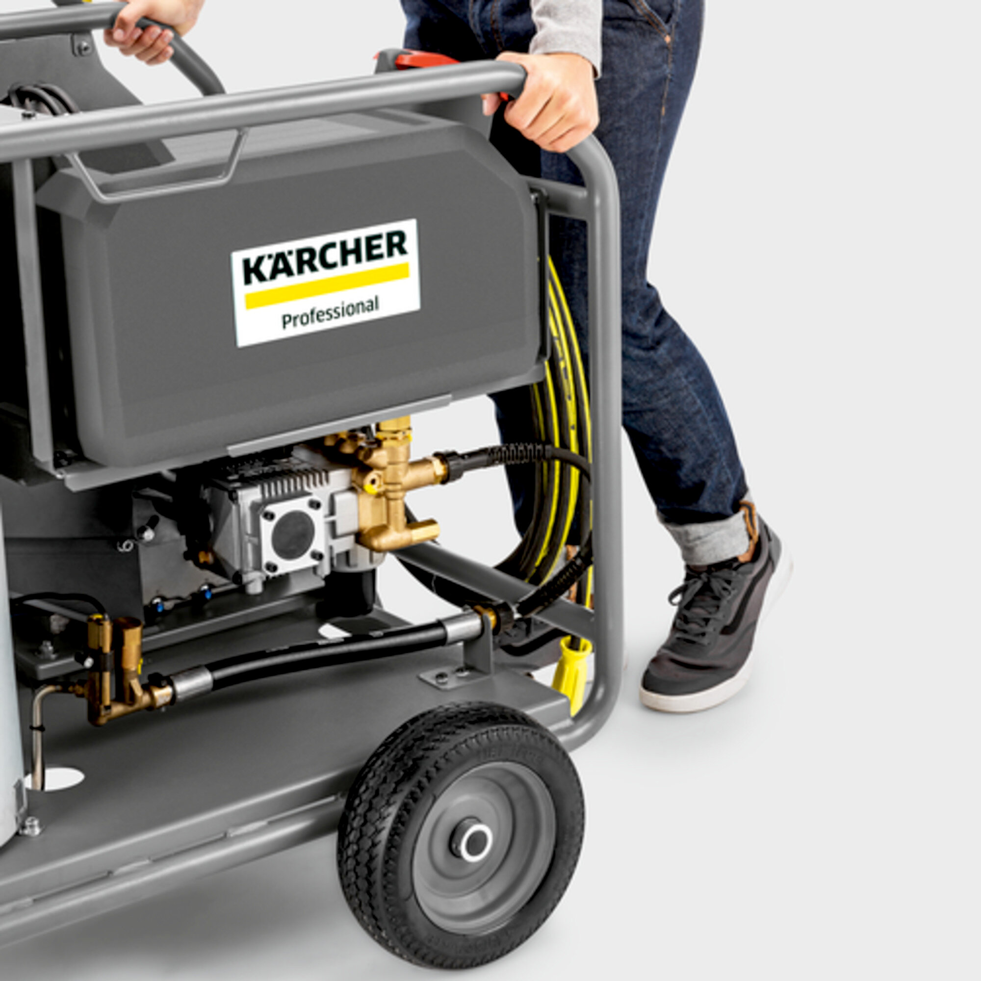 High pressure cleaner HDS 8/20 G *EU: Outstanding mobility