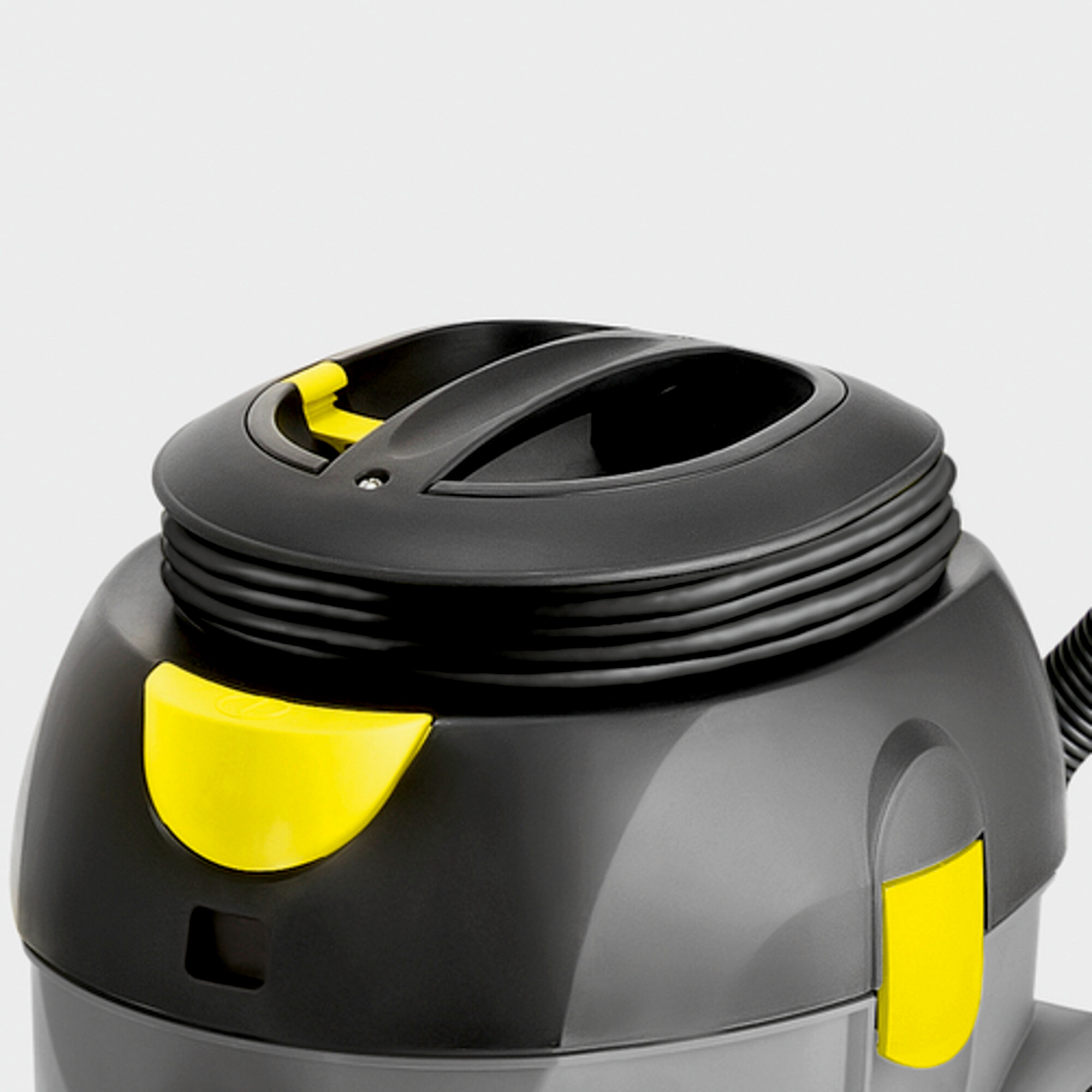 Dry vacuum cleaner T 12/1: On-board cord storage