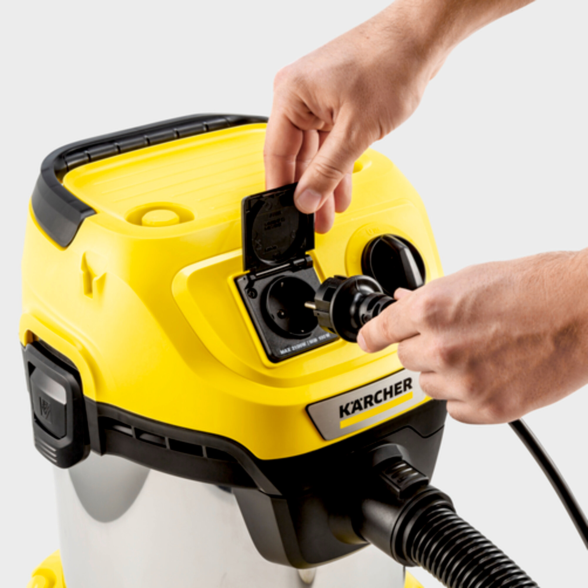 Прахосмукачка за мокро и сухо почистване WD 3 CP Premium 17L * EU: Захранващ контакт с автоматичен ключ за включване/изключване за електрически инструменти