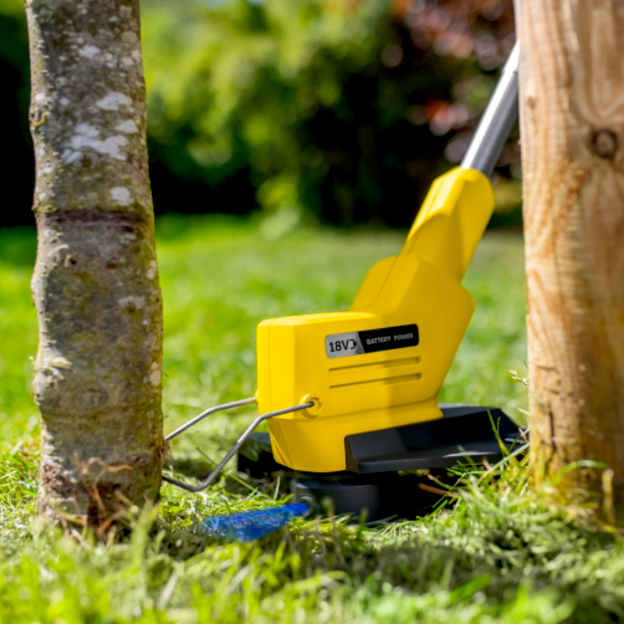 Akumuliatorinė žoliapjovė LTR 2-18 Battery Set: Atlenkiama augalų apsauga
