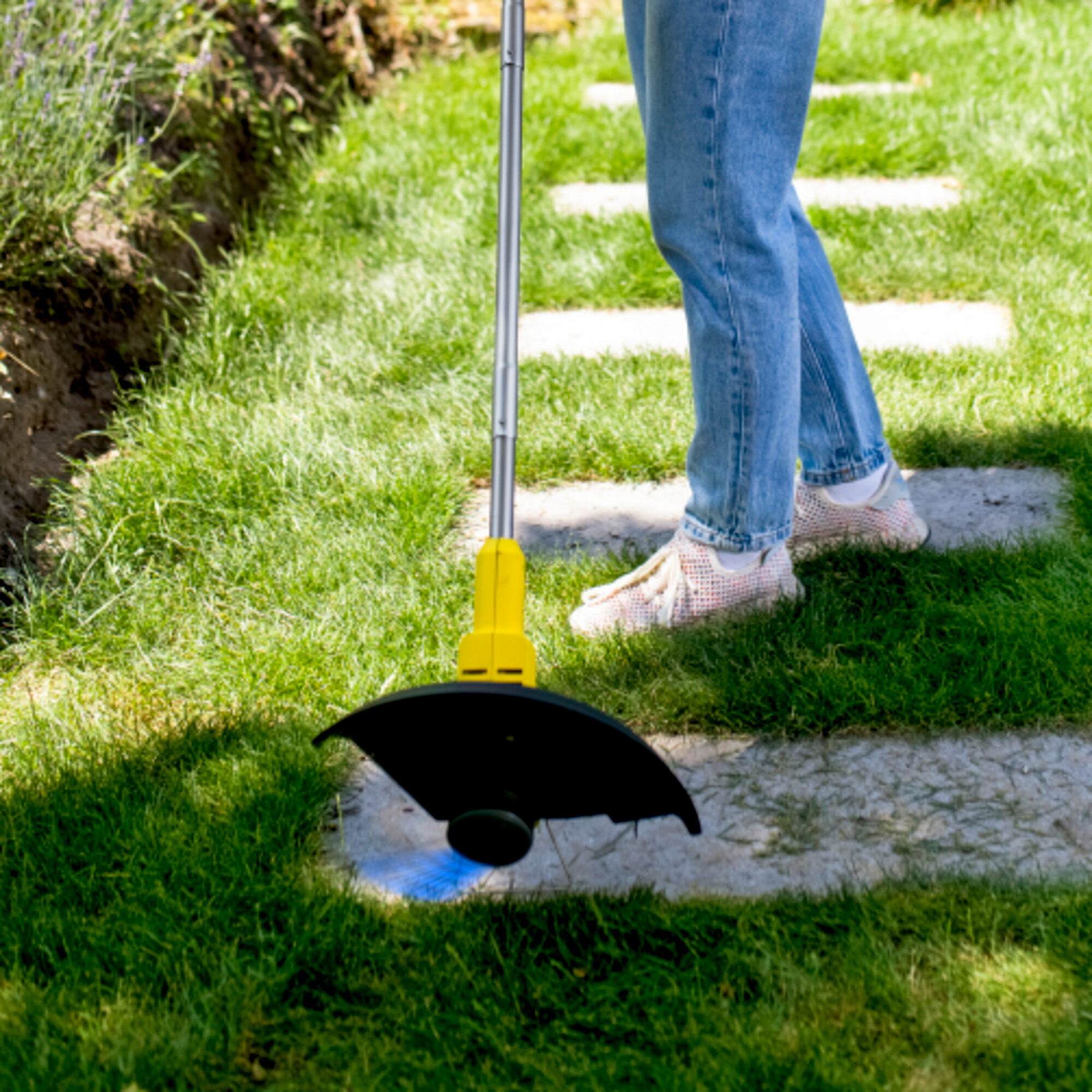 Akumuliatorinė žoliapjovė LTR 2-18 Battery Set: Kraštų pjovimas