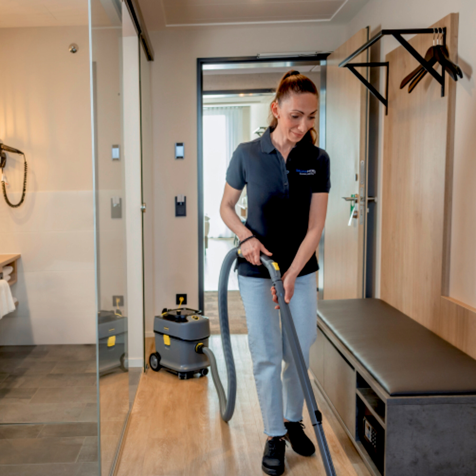 ドライクリーナー T 15/1: エルゴノミックでコンパクト、ユーザーフレンドリー設計