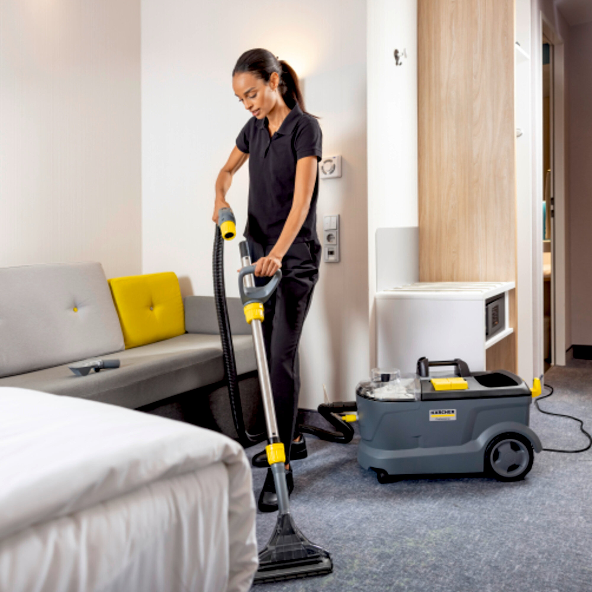 Spray extraction machine Puzzi 10/1 Adv: Comprehensive set of carpet cleaning accessories