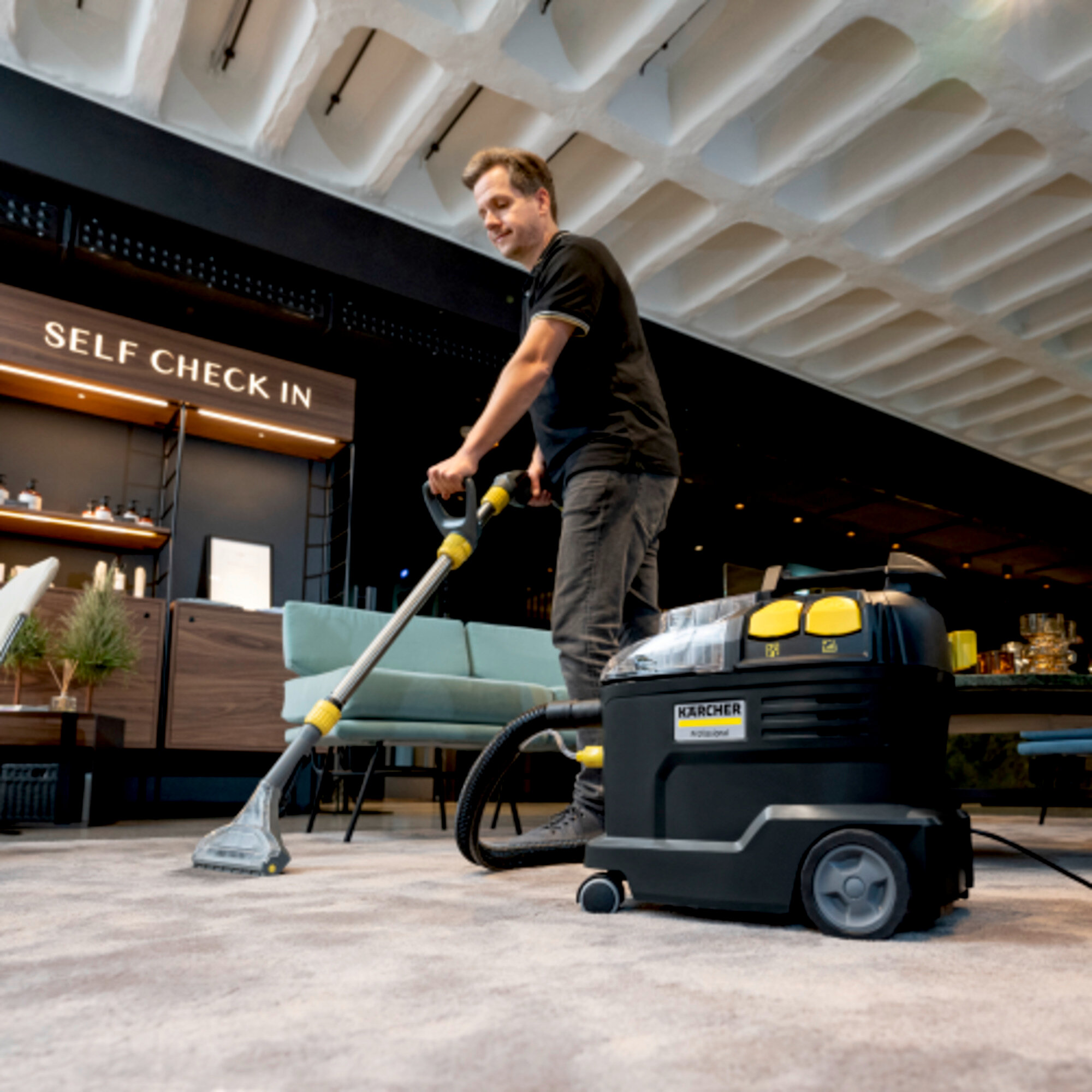 Máy làm sạch dạng phun Puzzi 8/1 Promo: Hiệu suất làm sạch vượt trội