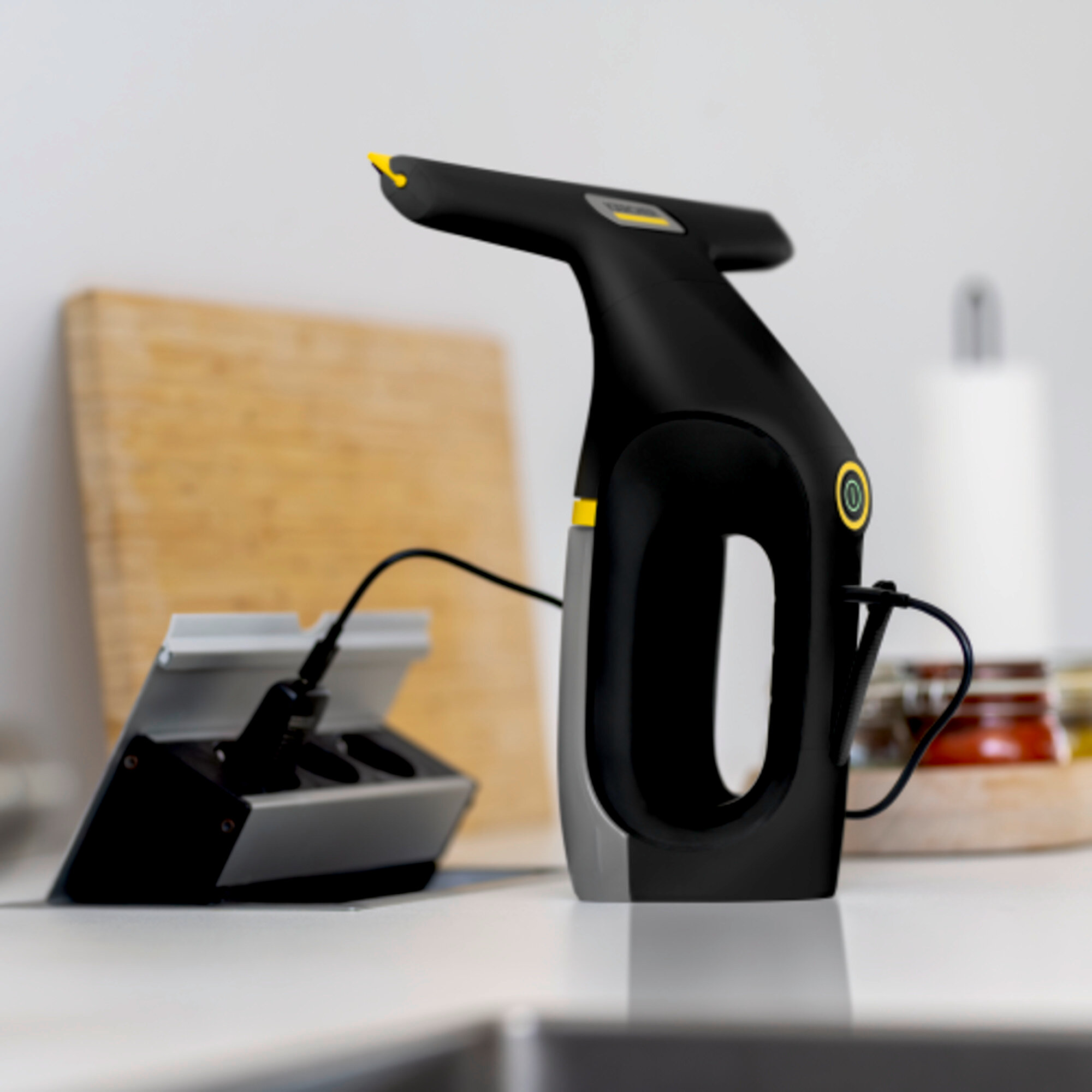 Aspirator geamuri WV 2 Universal Precision+ Black: Încărcare USB-C pentru un plus de comoditate