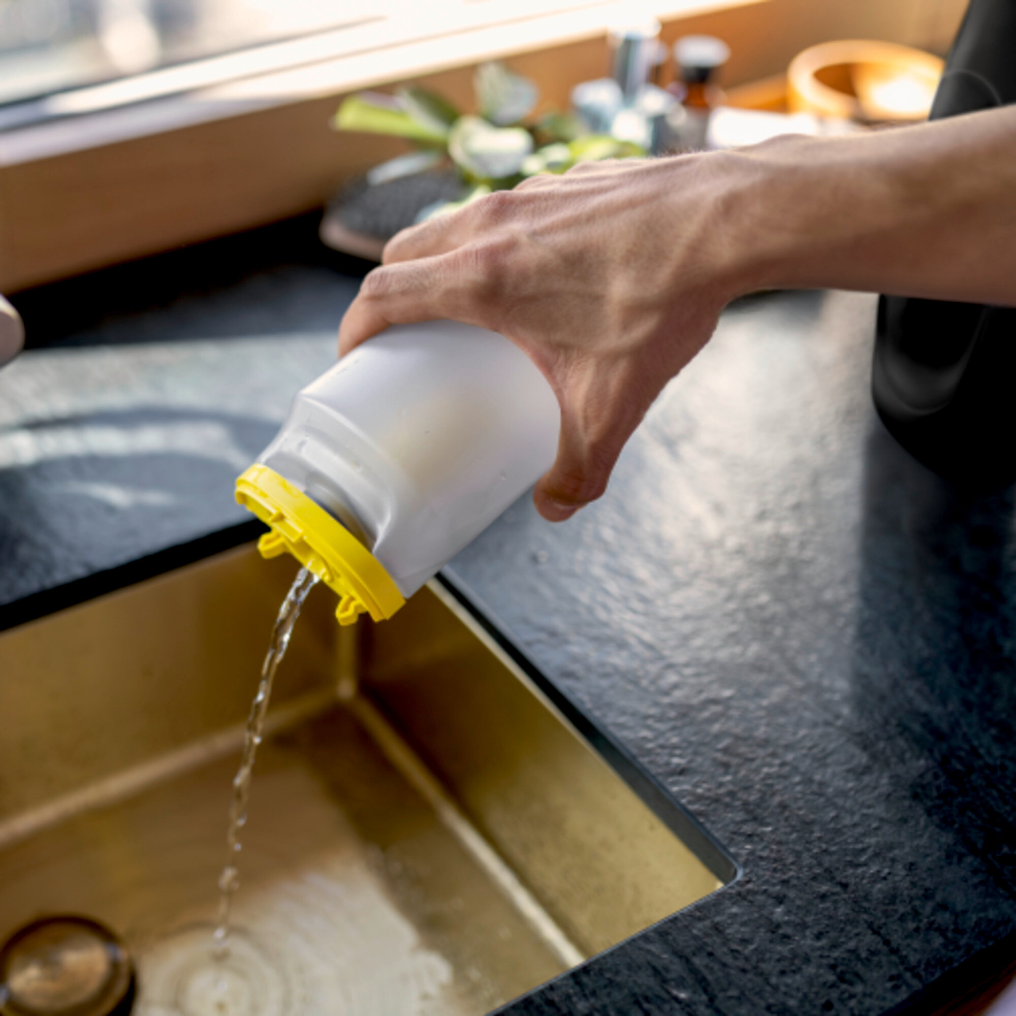 Aspirator geamuri WV 3 Comfort Precision+ Black: Rezervor de apă murdară XXL