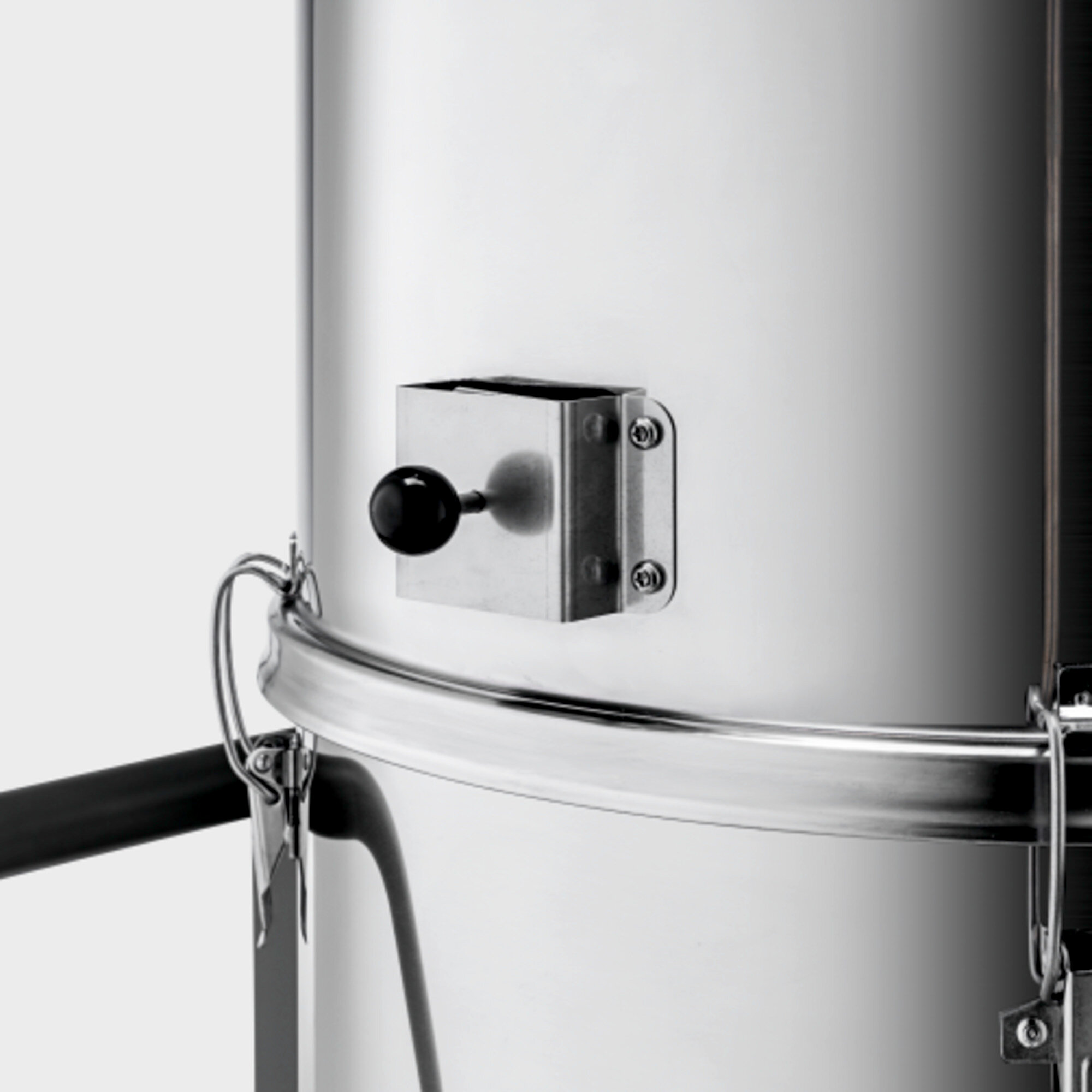 Odkurzacz przemysłowy IVM 60/36-3 H ACD: Ręczne czyszczenie filtra metodą pociągnij-i-wyczyść