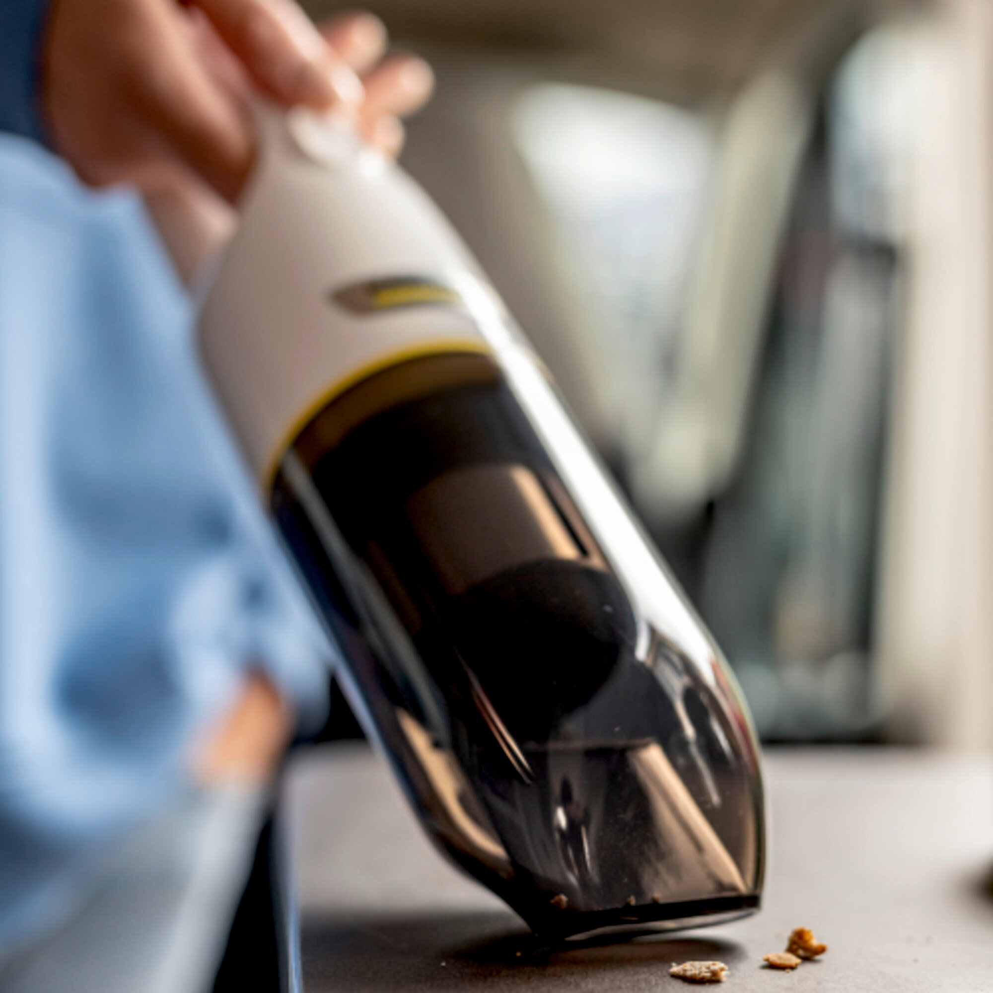 Battery-powered hand vacuum cleaner CVH 3 Plus Filter: Choice between two modes