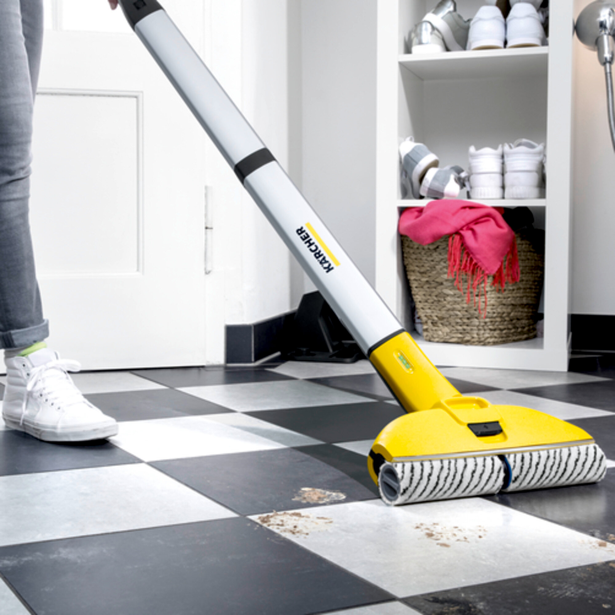 Hard floor cleaner FC 3d Cordless *KAP: Removes spills and dried on liquid.