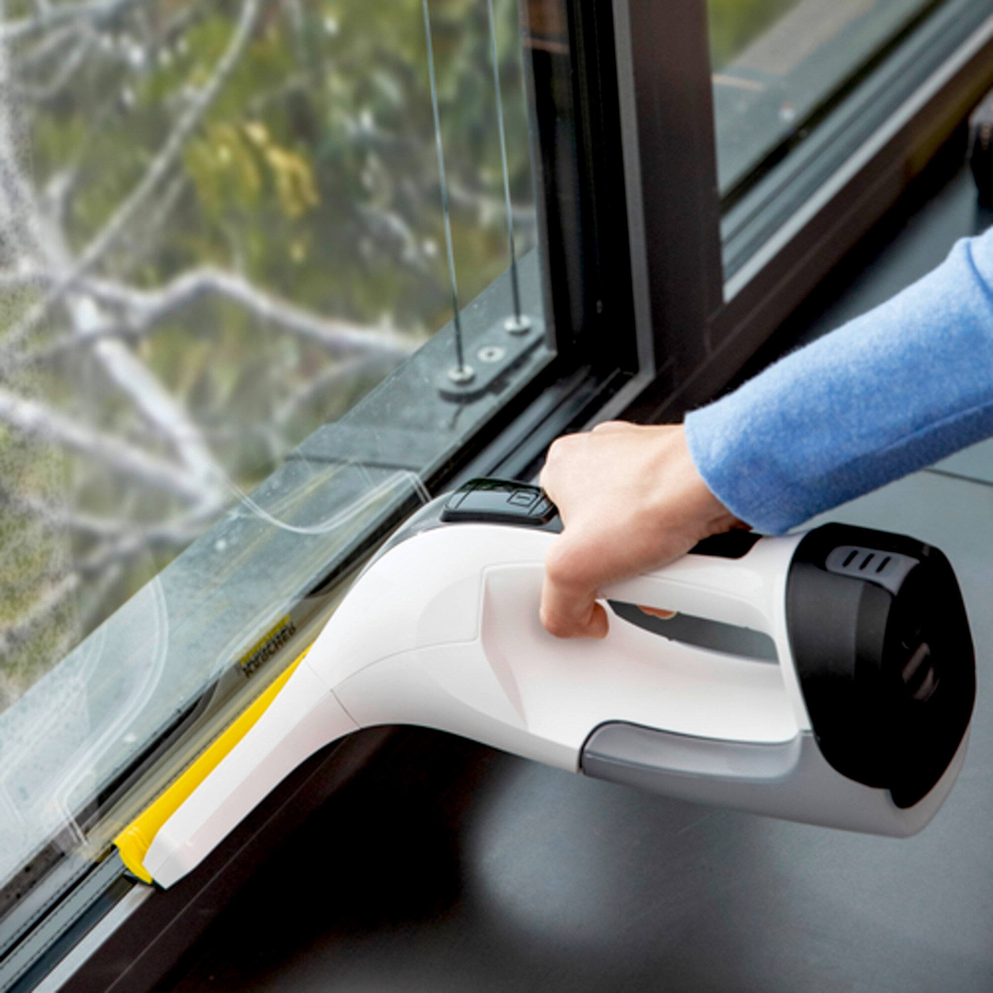Акумулаторен уред за почистване на прозорци WV 4-4 Plus: Перо на чистачката с технология за течен силиокн
