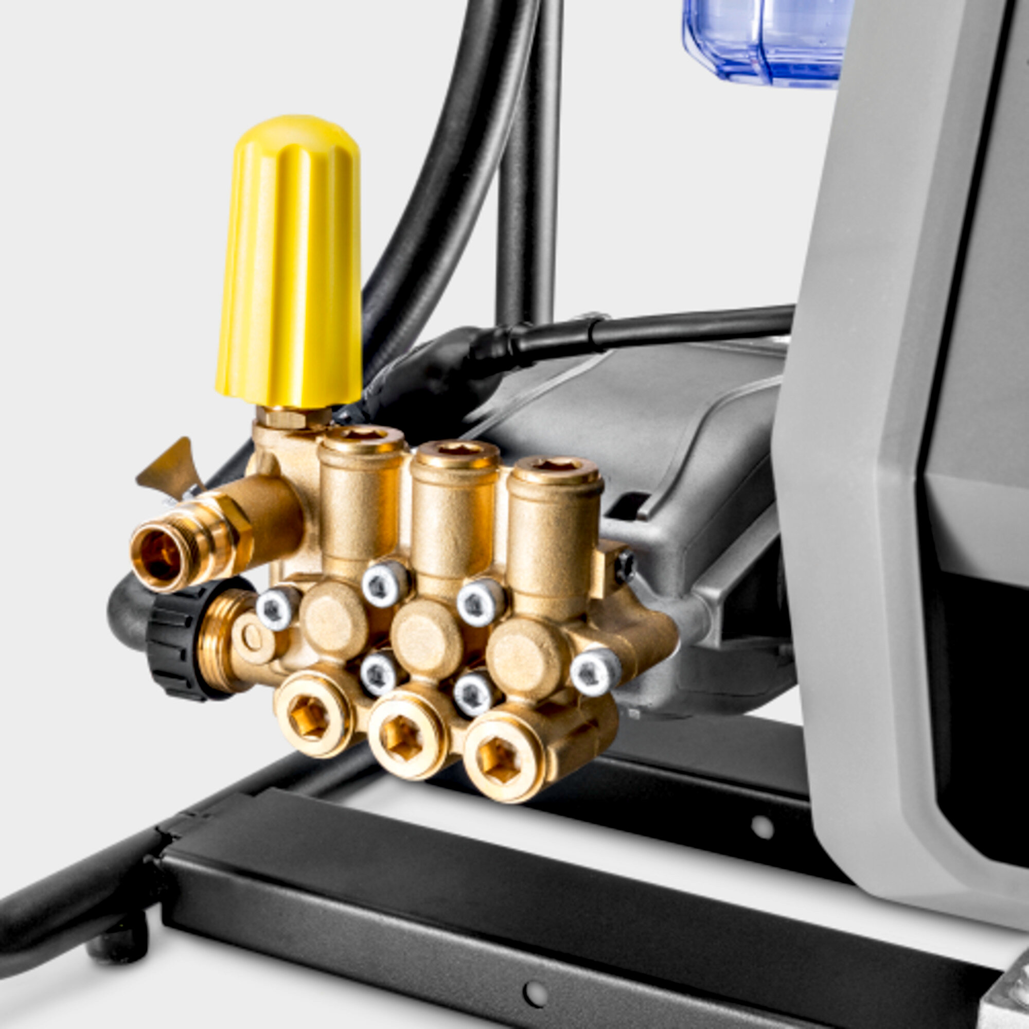 High-pressure cleaners HD 6/15-4 M ST Classic: Robust crankshaft pump with brass cylinder head