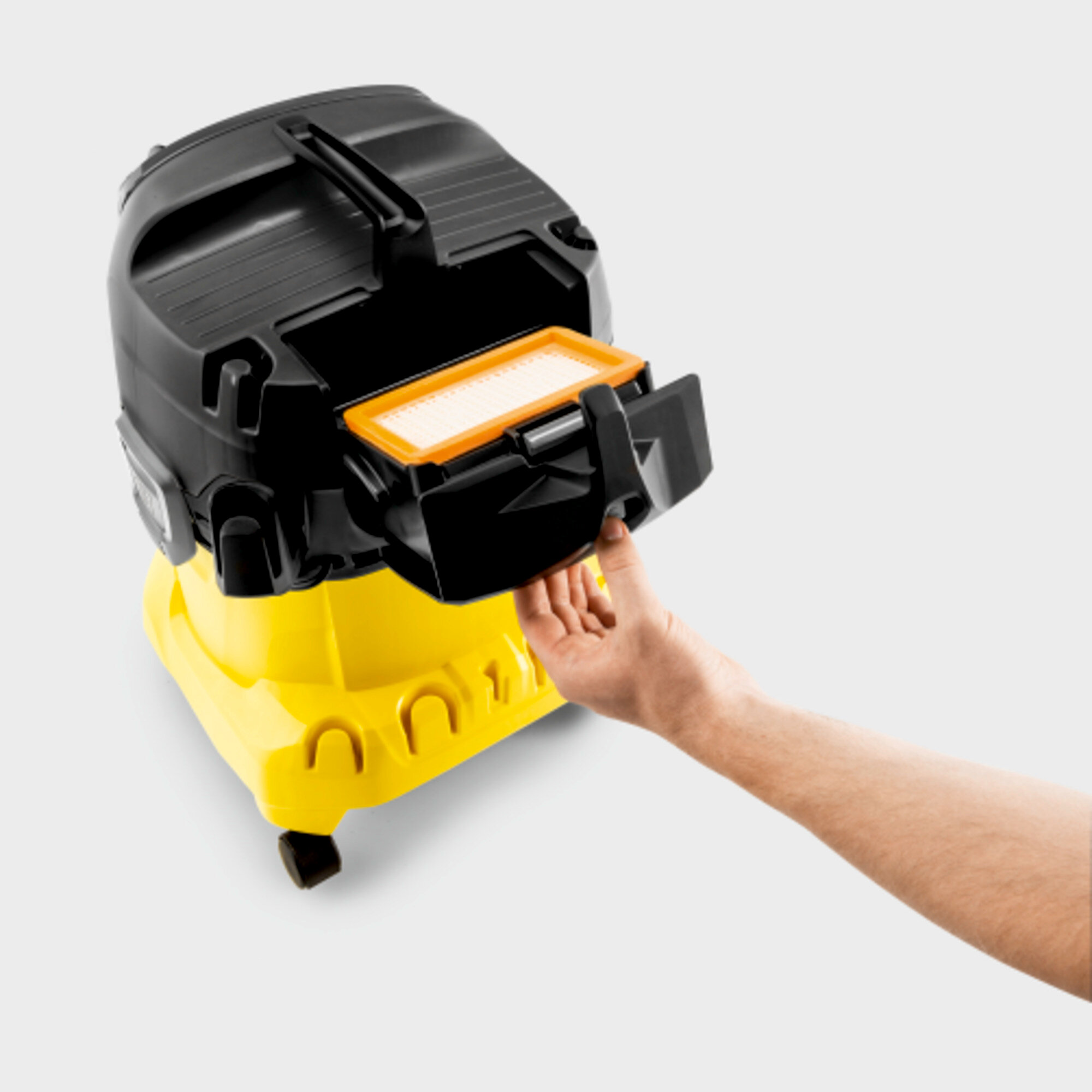 Wet and dry vacuum cleaner KWD 4 V-20/5/22 + Nozzles: Patented filter removal technology