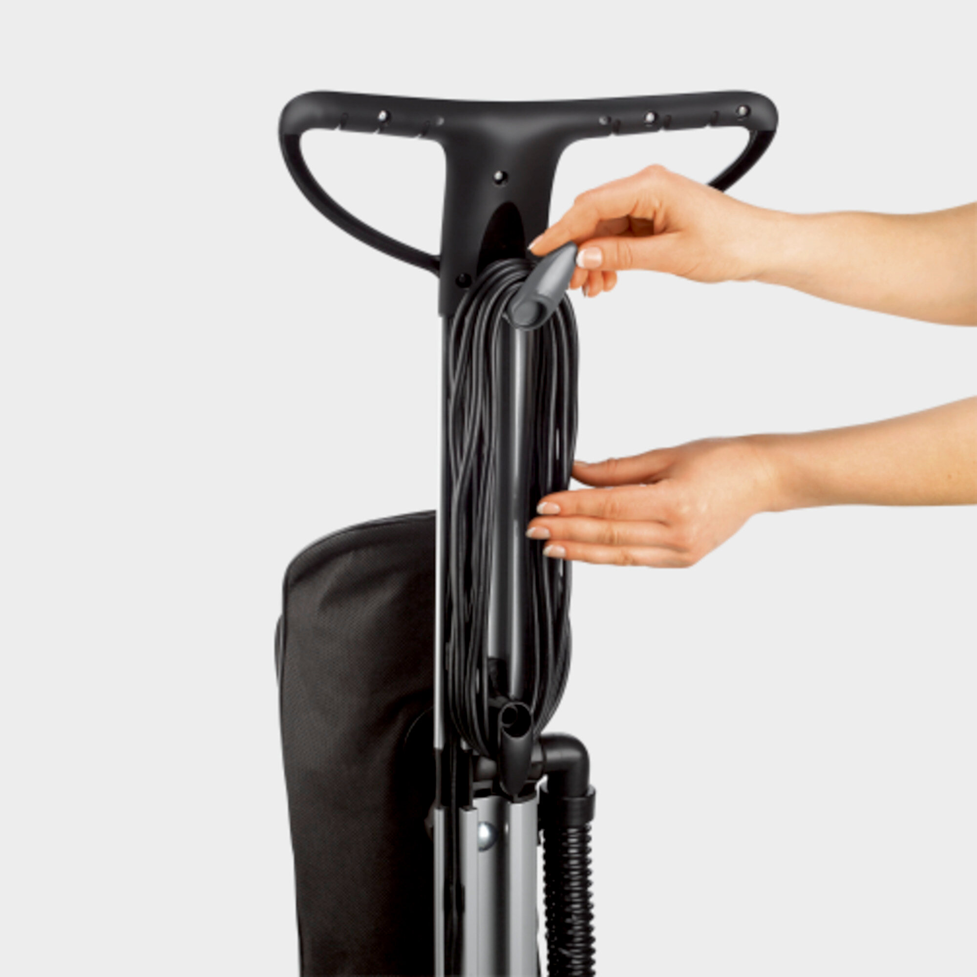 Floor polisher FP 303: Cord storage directly on the handle