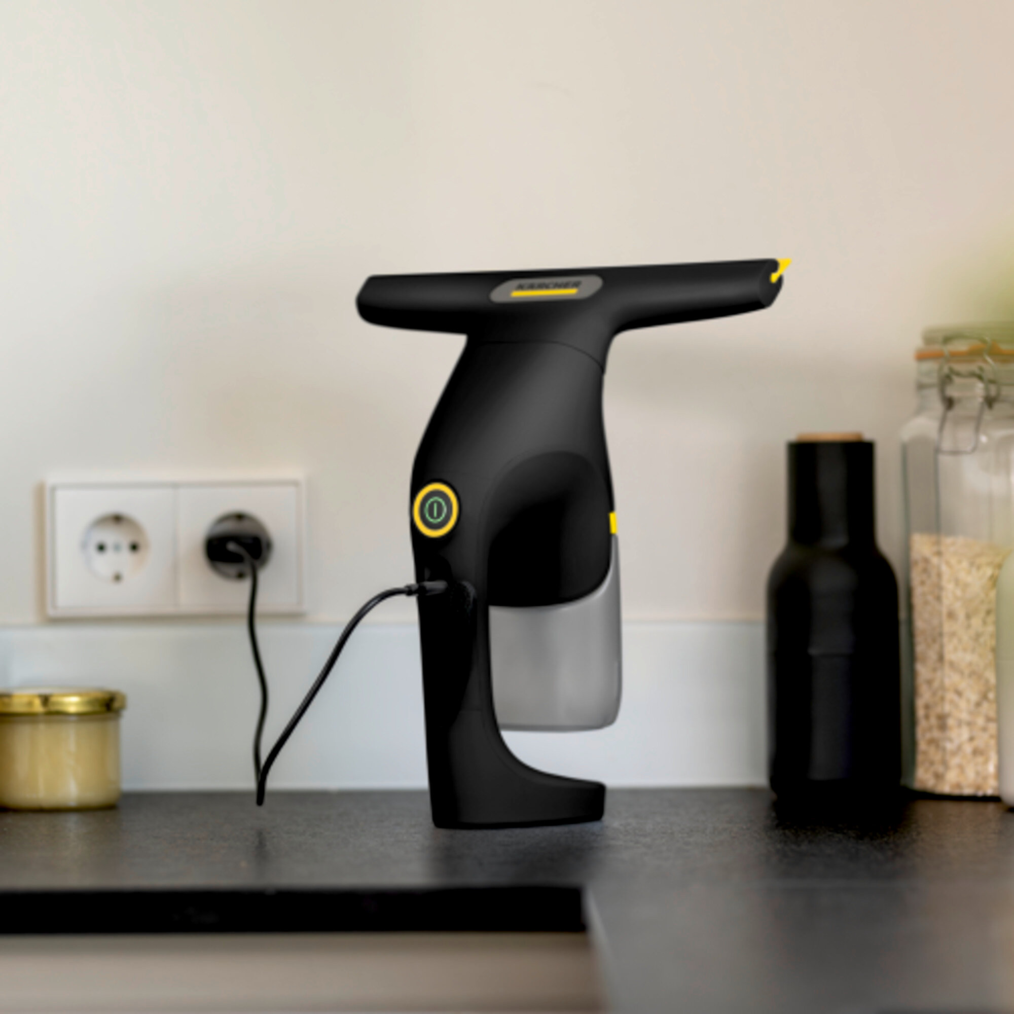 Myjka do okien WV 1 Compact Extra+ Black: Ładowanie przez USB-C dla większej wygody