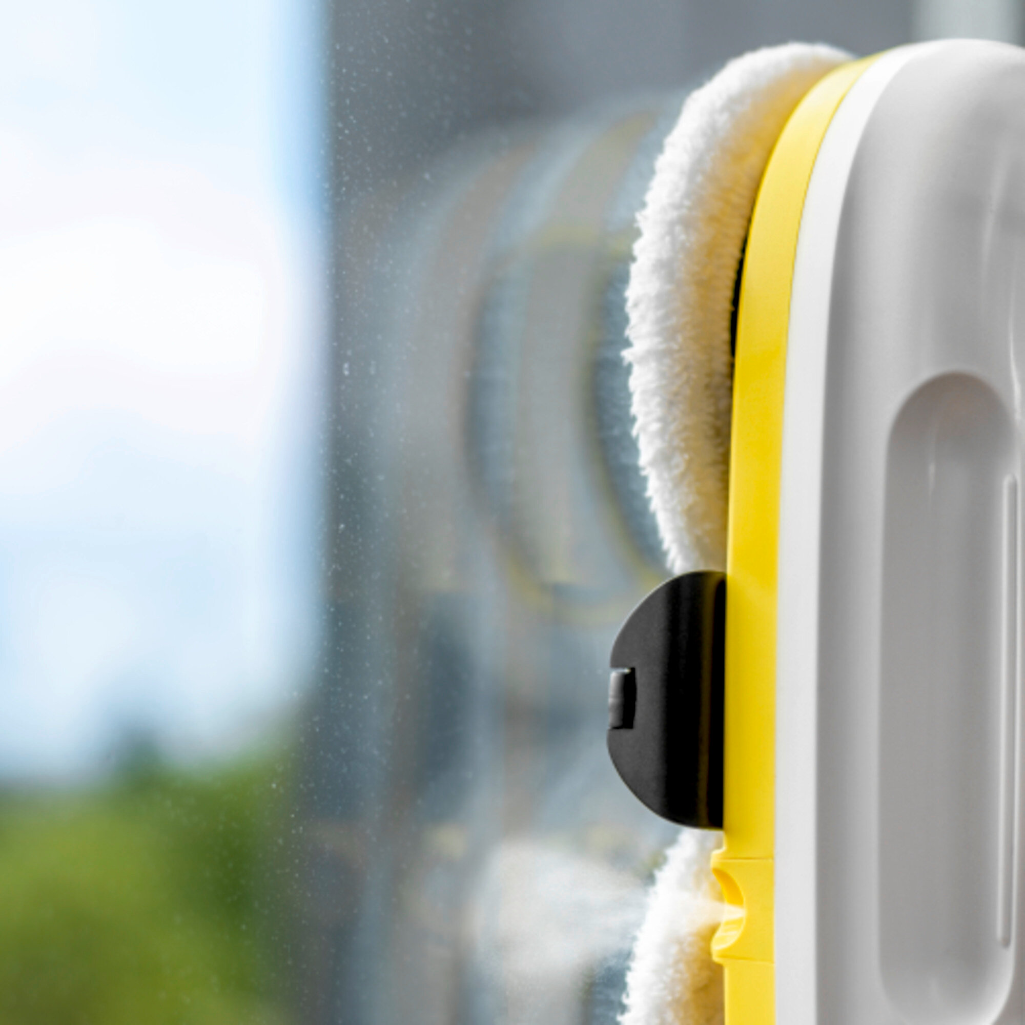 Fensterroboter RCW 2 Extra+: Automatische Reinigungsmittelausbringung