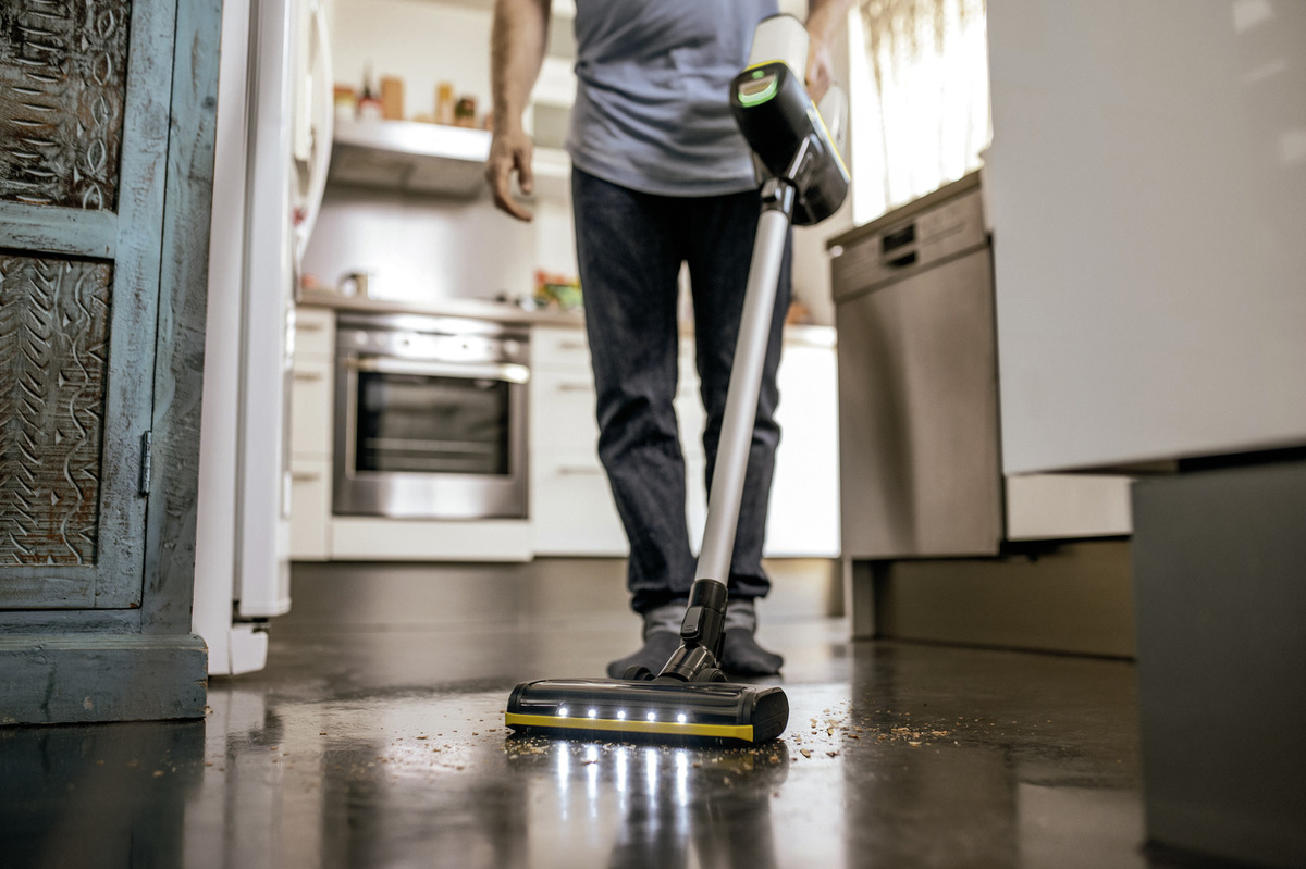 مكنسة كهربائية كارشر تعمل بالبطارية VC 6 Cordless ourFamily