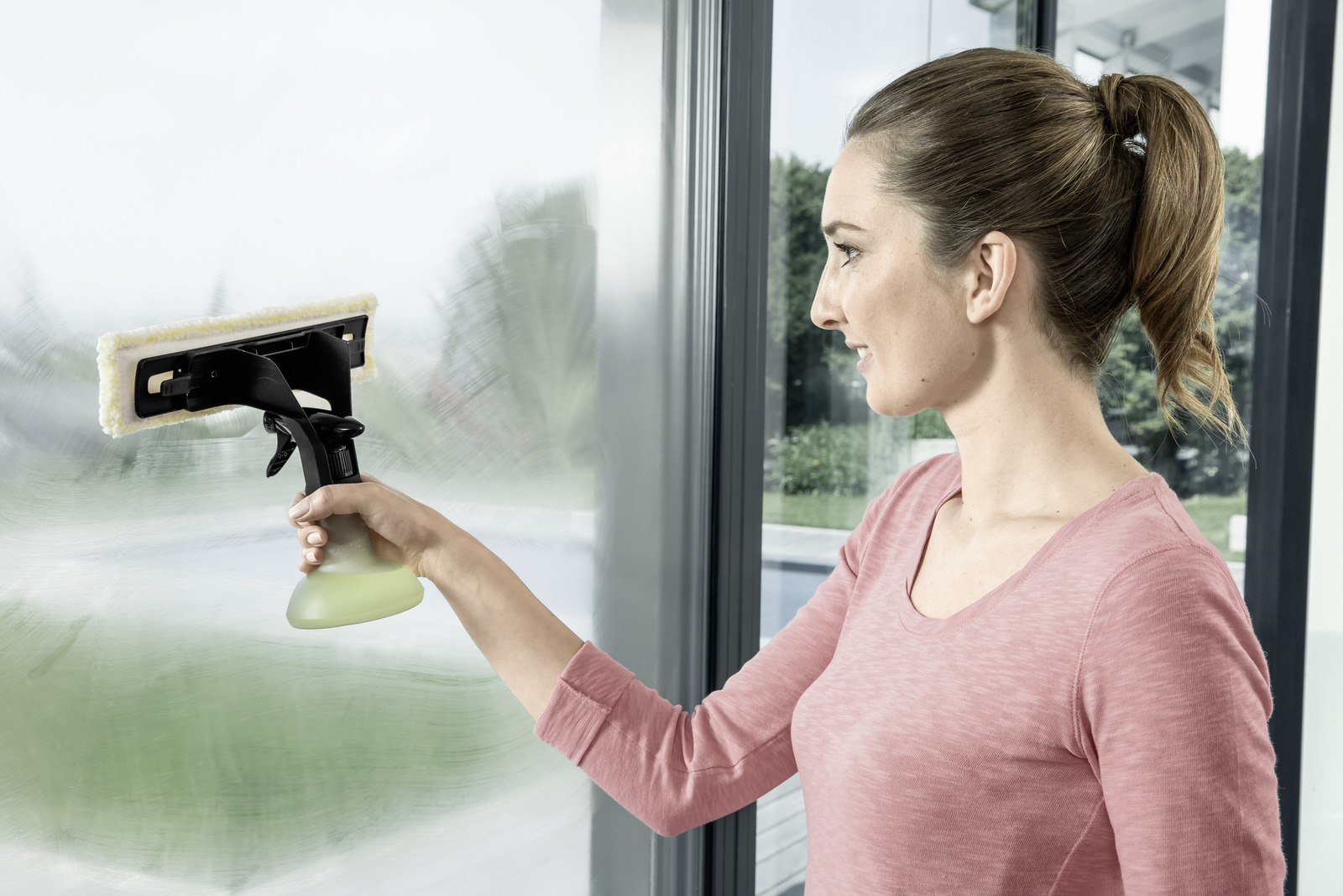 Auto Fensterputzer Wischer mit & Nachfüllbar Sprühflasche für Zuhause Küche  Hartholz, aktuelle Trends, günstig kaufen