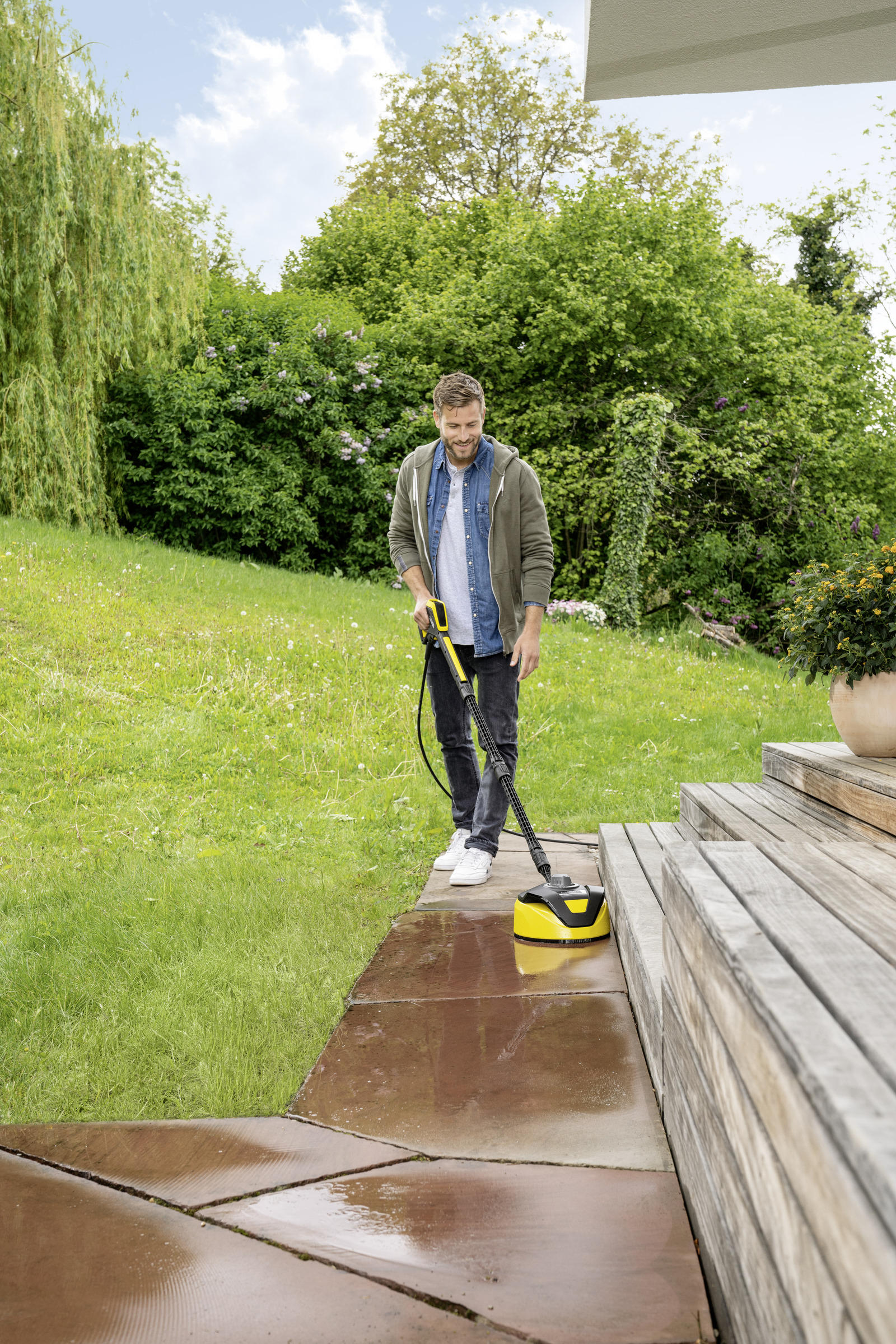 Essayez la brosse rotative pour terrasse Jardin et Saisons