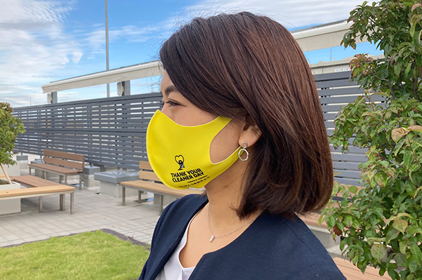 2020年のThank Your Cleaner Dayの様子「「ありがとう」と記した黄色のマスク」 2020年のThank Your Cleaner Dayの様子