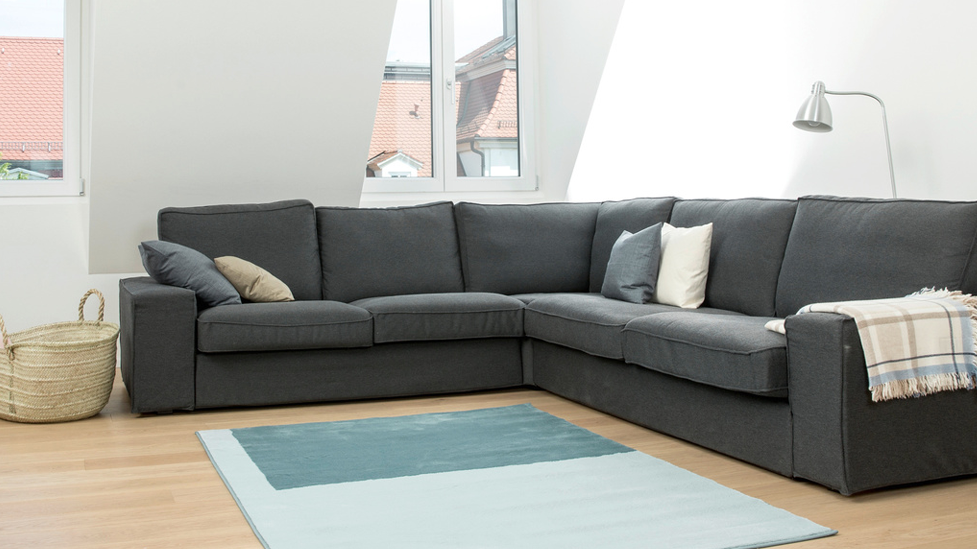 Comment bien nettoyer un canapé en tissu ? - Magazine Avantages