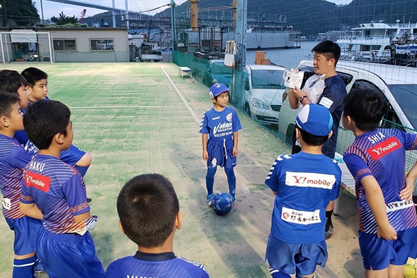 2020年のThank Your Cleaner Dayの様子「Vファーレン長崎公式ジュニアサッカースクールの生徒たち」 2020年のThank Your Cleaner Dayの様子