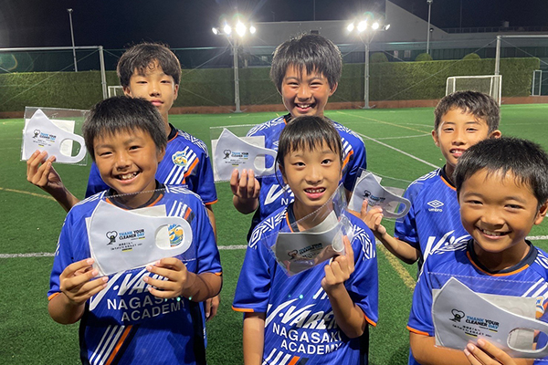 2020年のThank Your Cleaner Dayの様子「Vファーレン長崎公式ジュニアサッカースクールの生徒たち」 2020年のThank Your Cleaner Dayの様子