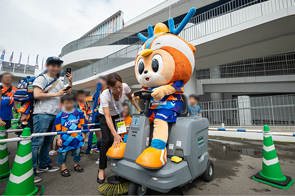 ケルヒャーブース 業務用搭乗式洗浄機の試乗・写真撮影会