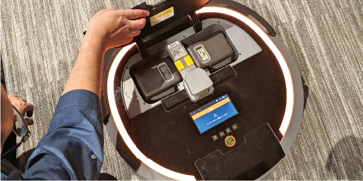 ロボットも、人の手で使うマシンも、すべて共通の36Vバッテリーで使用できる