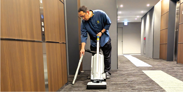 機能性に富んだアップライトバキュームは、ハンドノズルを標準装備。細かいところも除塵することができる