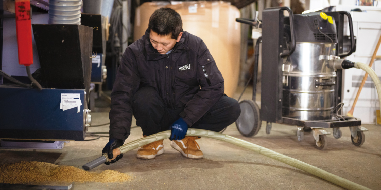 産業用掃除機（IVC 60/24-2 Tact2）により、清掃効率が3倍以上アップした