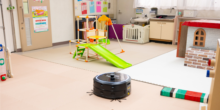職員は資格取得率も高く、スキルアップに前向きだという。つどいの広場の清掃をロボットで行い、本来の福祉業務やスキルアップに集中してもらいたいと考えていた