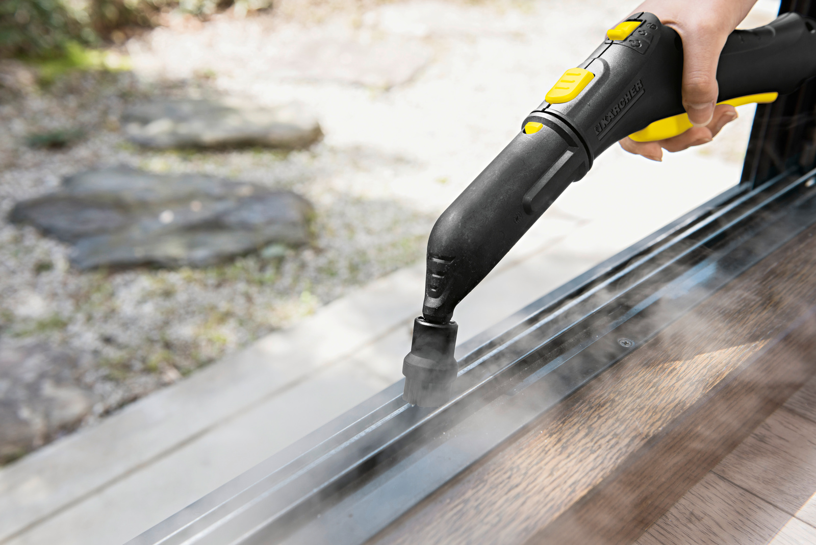 SC_1_4_JP_steam_roundbr_yellow_app_02_CI15_300 dpi (jpg).jpg SC_1_4_JP_steam_roundbr_yellow_app_02_CI15_300 dpi (jpg).jpg