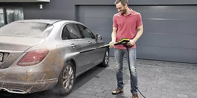 Laver sa voiture avec le nettoyeur haute pression, Kärcher
